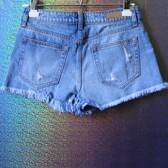 ✨ Cello Distressed Denim Shorts - Picture 2 of 3
